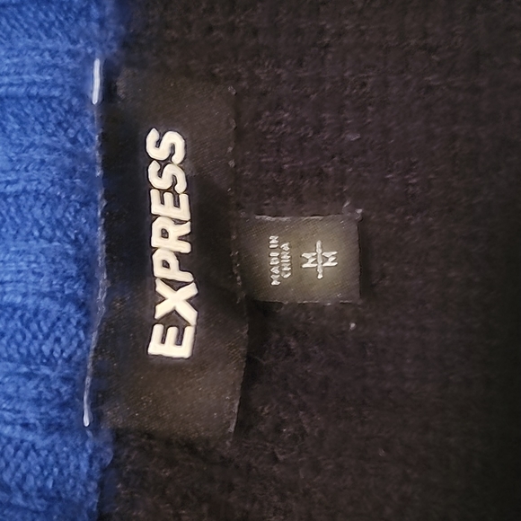 Express Oversized Sweater Sz. M - Picture 2 of 3